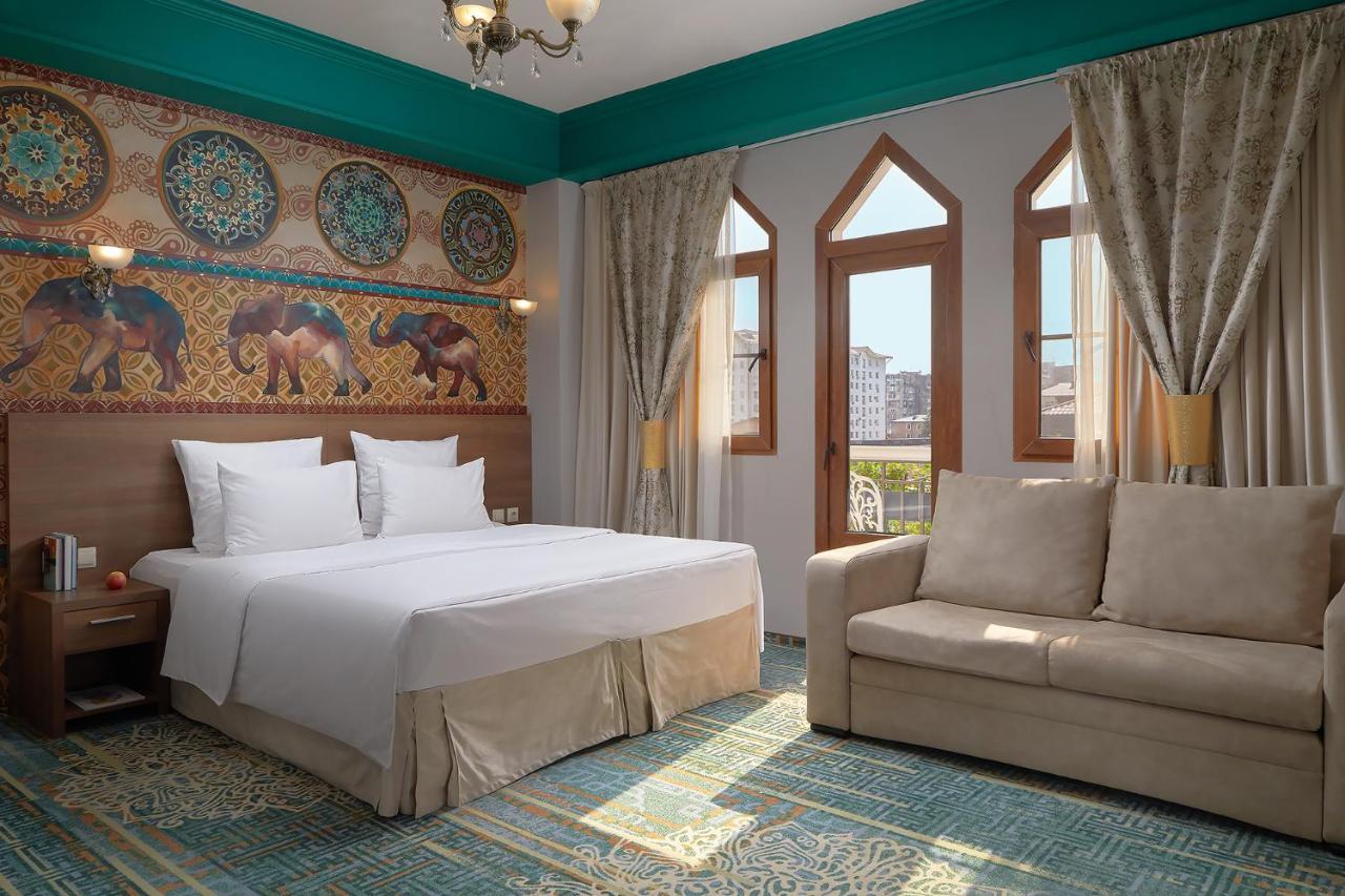 Garuda Boutique Hotel Sukhumi Esterno foto