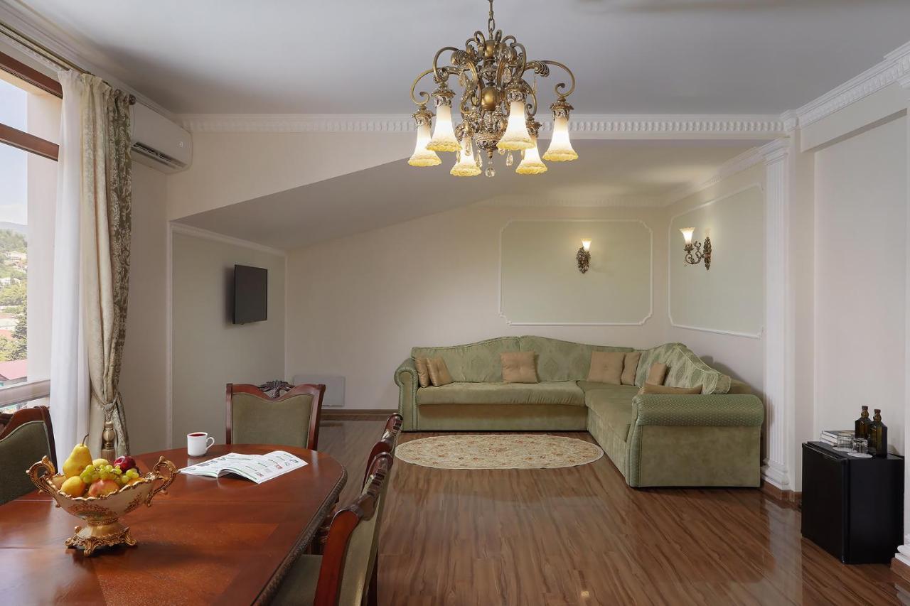 Garuda Boutique Hotel Sukhumi Esterno foto