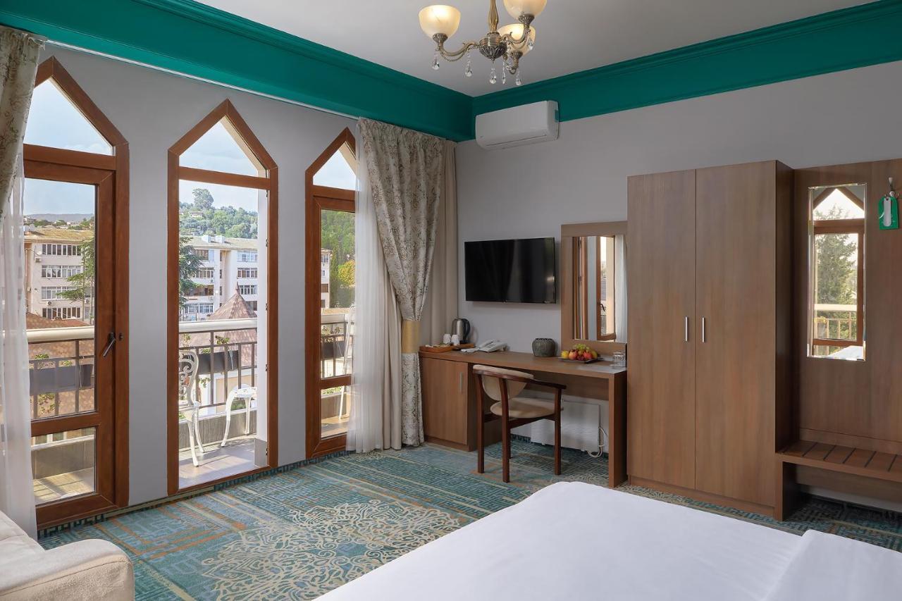 Garuda Boutique Hotel Sukhumi Esterno foto