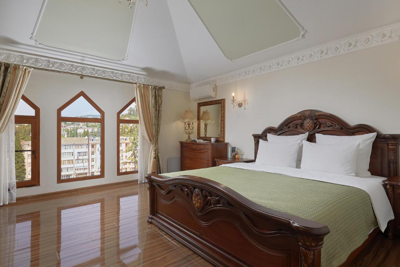 Garuda Boutique Hotel Sukhumi Esterno foto