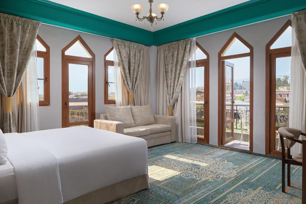 Garuda Boutique Hotel Sukhumi Esterno foto