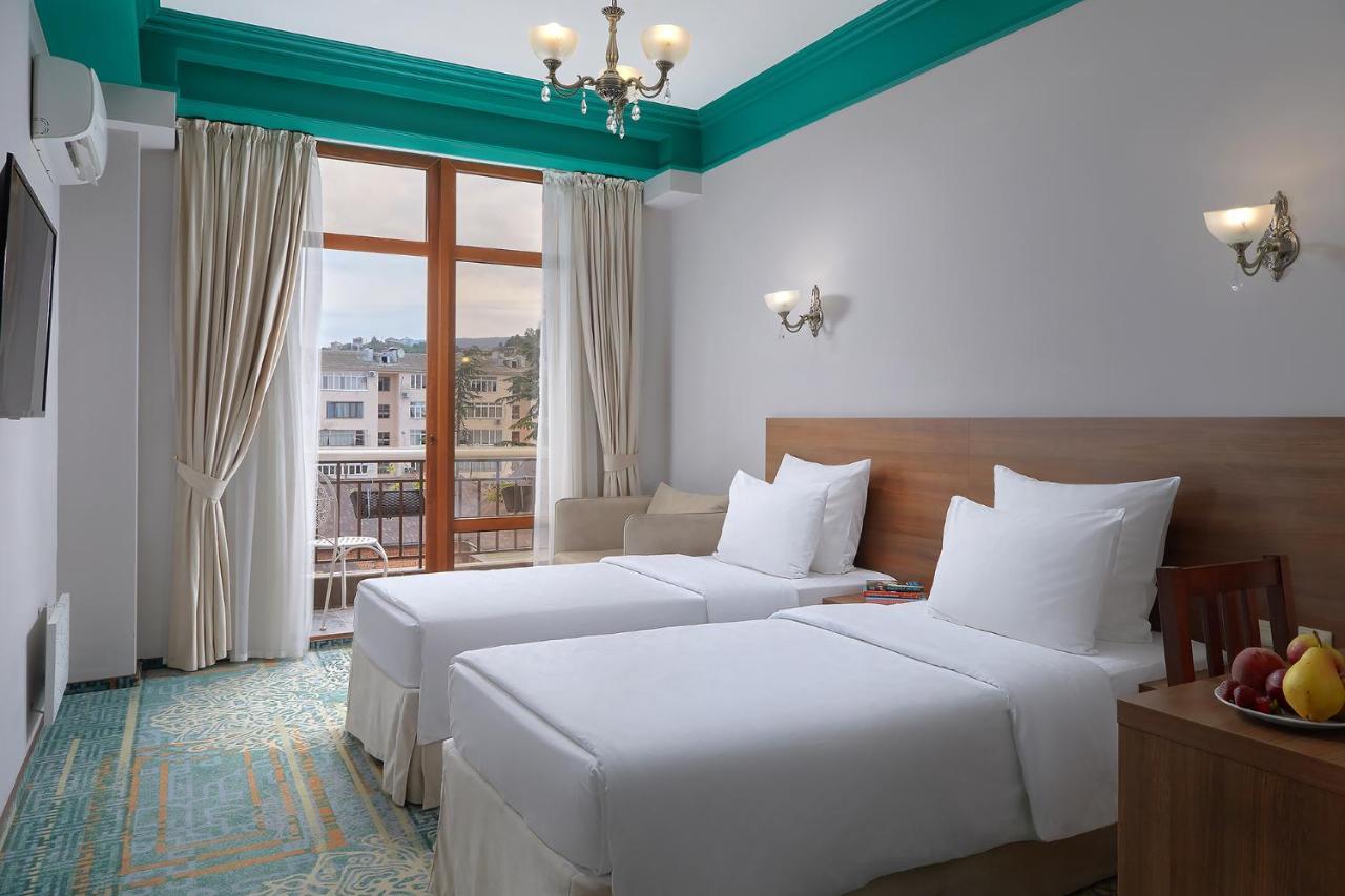 Garuda Boutique Hotel Sukhumi Esterno foto